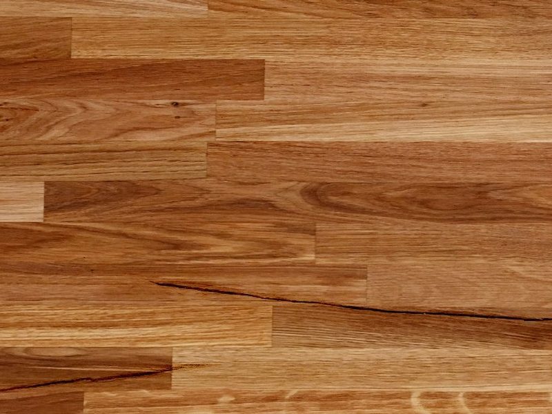 Parquet macizo de roble natural lijado in situ en una vivienda de El Burgo de Osma
