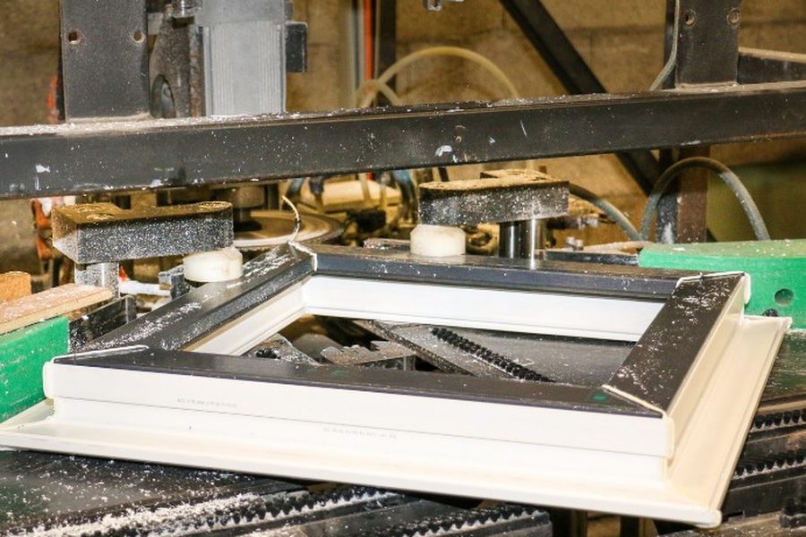 Fabricación de ventanas de madera a medida en el taller de carpintería de Soria